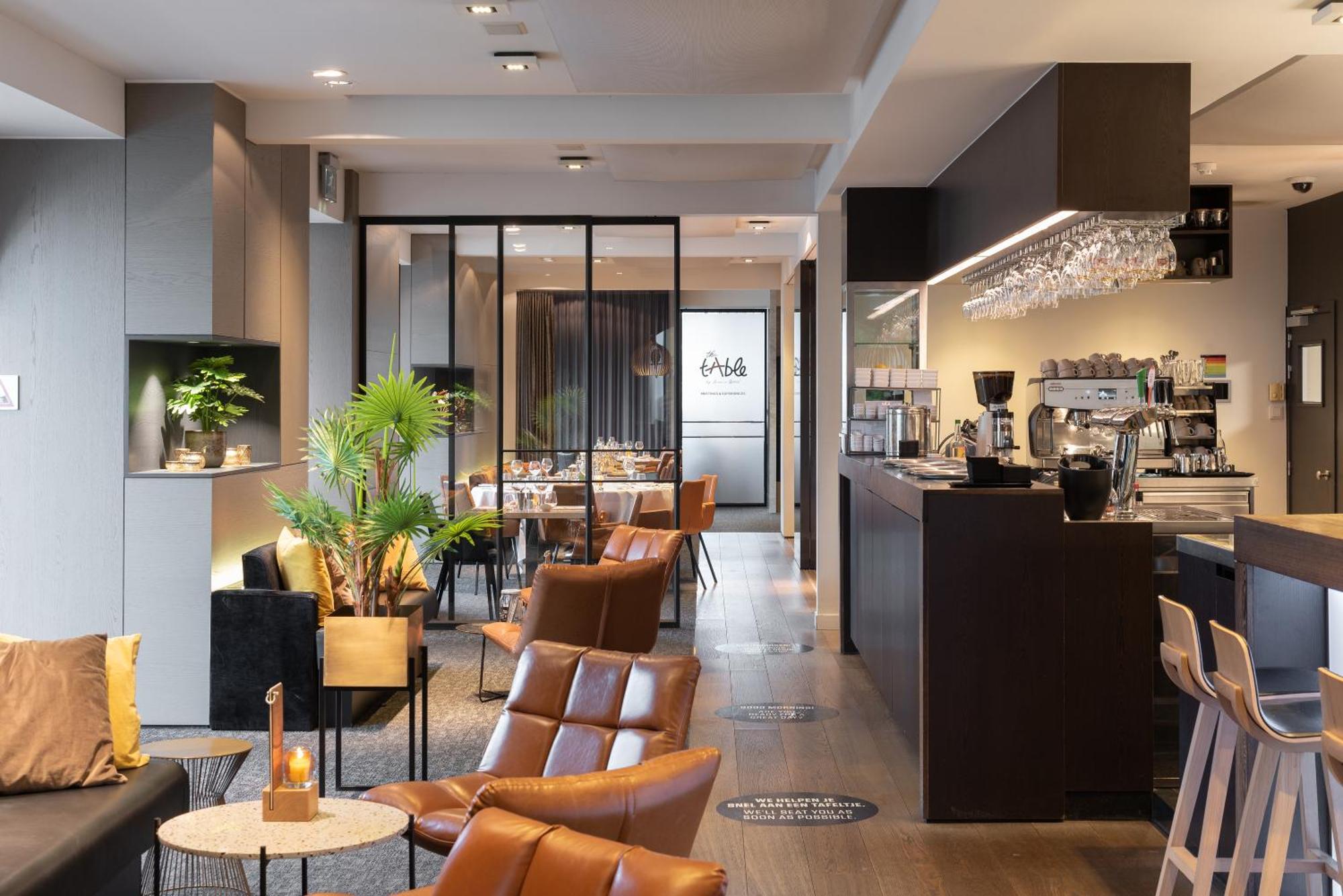 Ariane Hotel 예페르 외부 사진