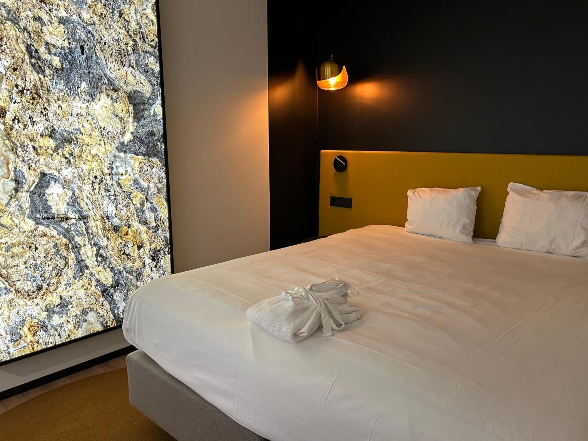 Ariane Hotel 예페르 외부 사진