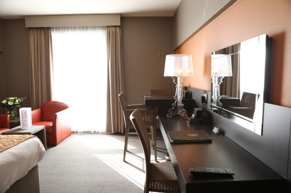 Ariane Hotel 예페르 외부 사진
